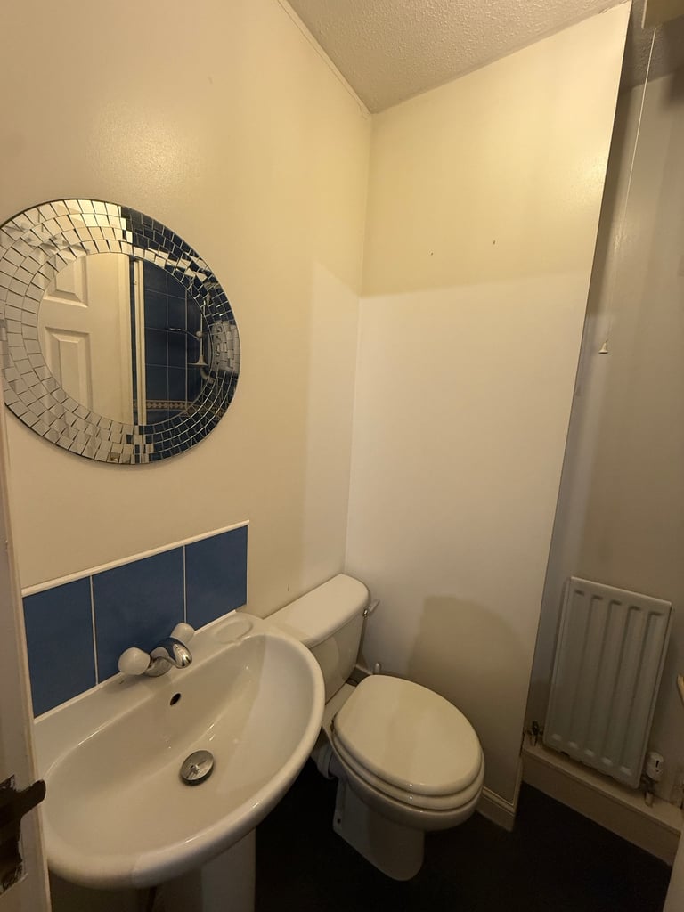 *Urgent* En-suite room available in Edinburgh, Dalry