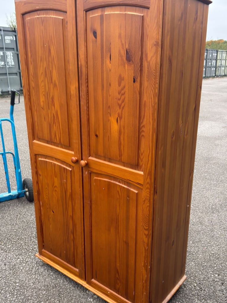 Bigger pine wardrobe with 2 compartments 