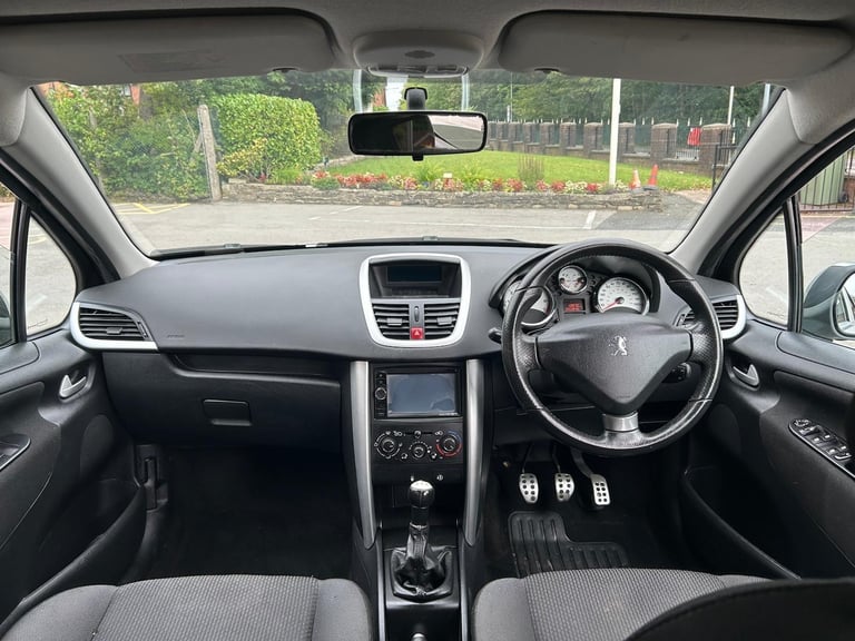 2011 Peugeot 207 1.4 VTi Sportium Euro 5 5dr HATCHBACK Petrol Manual