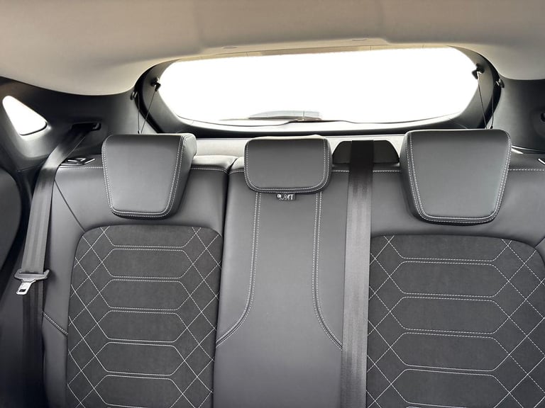 2025 Ford Puma Puma Gen-E Premium 5 Door 43 kWh Standard Range 1 Speed Automatic 5 Door ELECTRIC ...