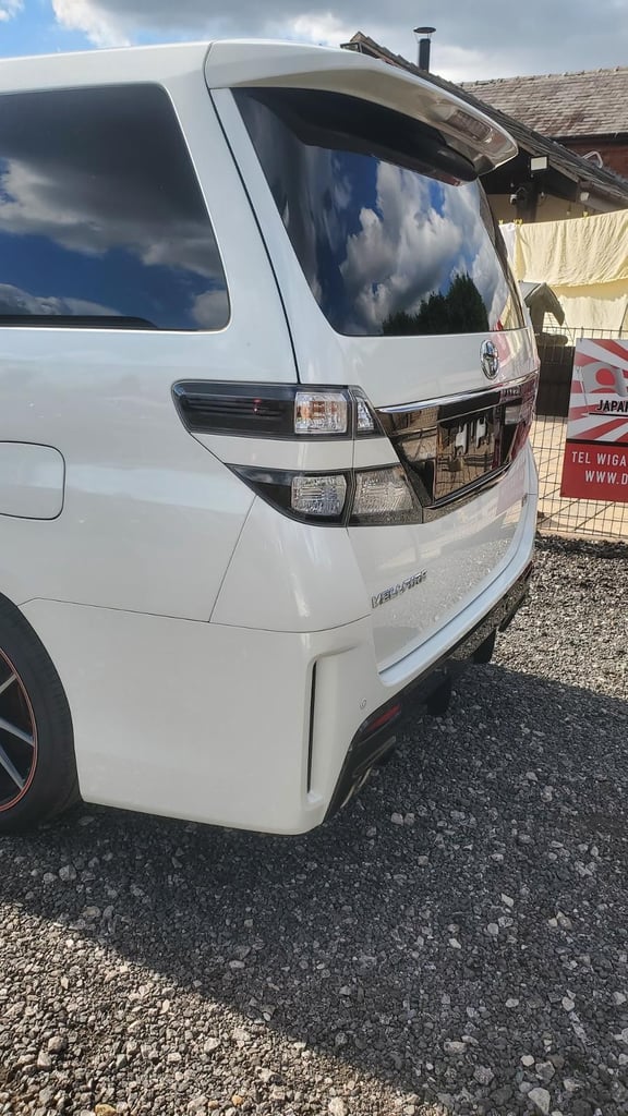 Toyota vellfire gs 2.4 auto white fresh japanese import 7 seater sunroofs 2013