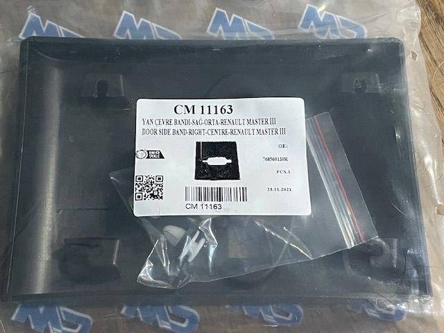Renault Master III 768570130R Door Moulding Panel Strips - Front And Rear Right 