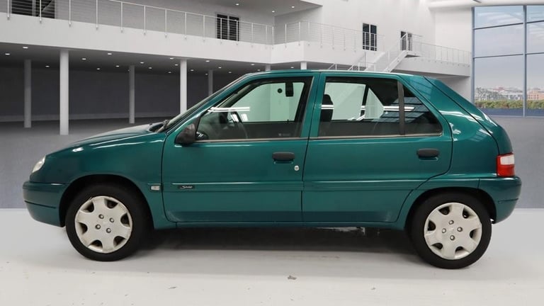 2001 51'reg Citroen Saxo 1.4 2 Desire 5 door AUTOMATIC **37,000 miles**