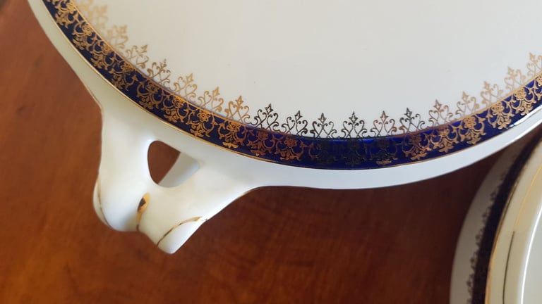 Alfred Meakin Bleu De Roi Tableware 3 Tureen Serving Dishes plus Gravy Boat
