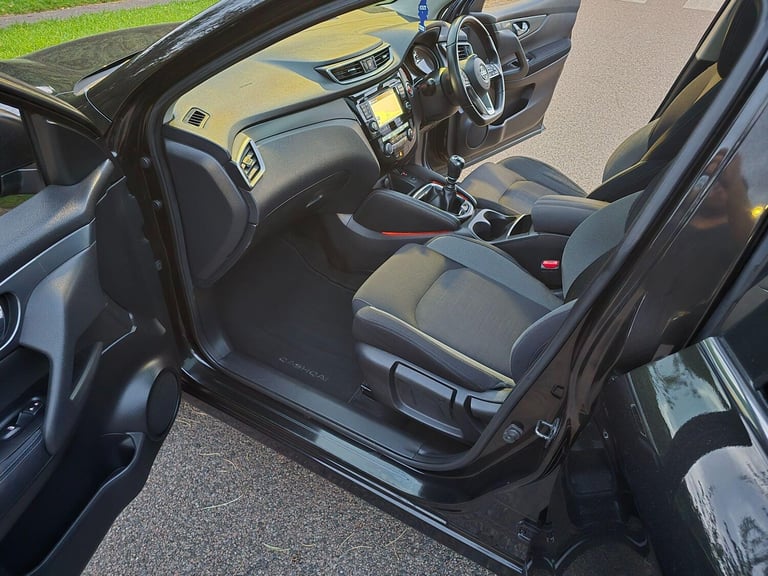 2018 Nissan Qashqai 1.5 dCi N-Connecta SUV 5dr Diesel Manual Euro 6 (s/s) (115 ps) HATCHBACK Dies...