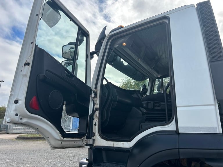 IVECO STRALIS X-WAY 8X4 STEEL TIPPER 2018 – RK68 LXX