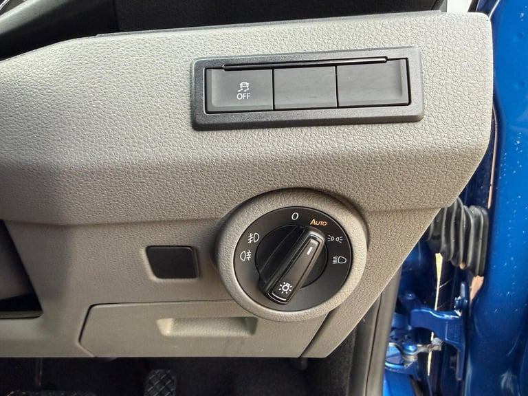 2023 Volkswagen Transporter 2.0 TDI T32 Highline Kombi DSG FWD SWB Euro 6 (s/s) 5dr WINDOW VAN Di...