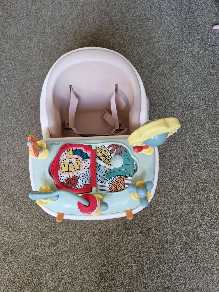 Baby seat and play