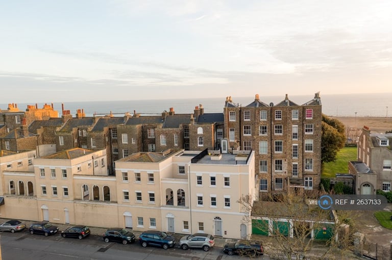 2 bedroom flat in St Augsutines Road, Ramsgate, CT11 (2 bed) (#2637133)