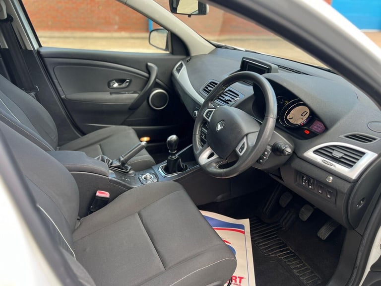 Renault Megane 1.5 dCi Dynamique TomTom Euro 5 (s/s) 5dr Diesel Manual - Image 15