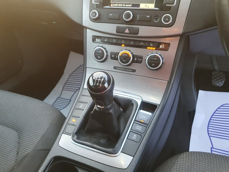 2013 Volkswagen Passat 1.6 TDI Bluemotion Tech Highline 4dr SALOON Diesel Manual