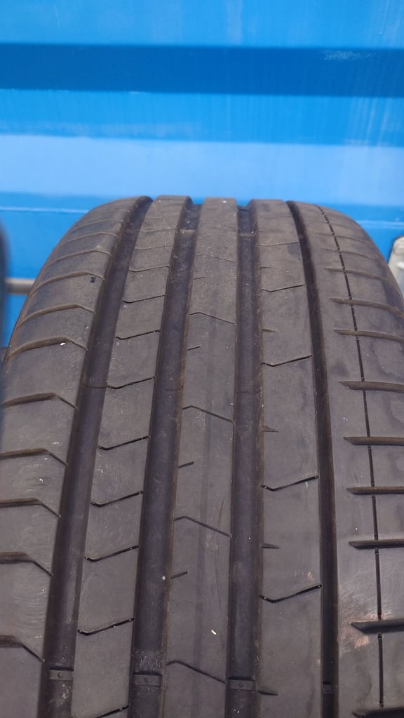 image for Pirelli tyre for sale,255/40/20
