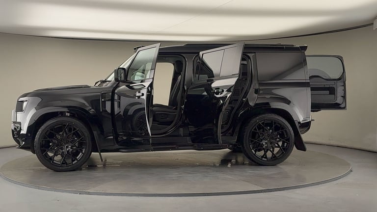 2025 Land Rover Defender 110 3.0 D250 MHEV X-Dynamic SE Hard Top SUV 5dr Diesel Auto 4WD MWB Euro...