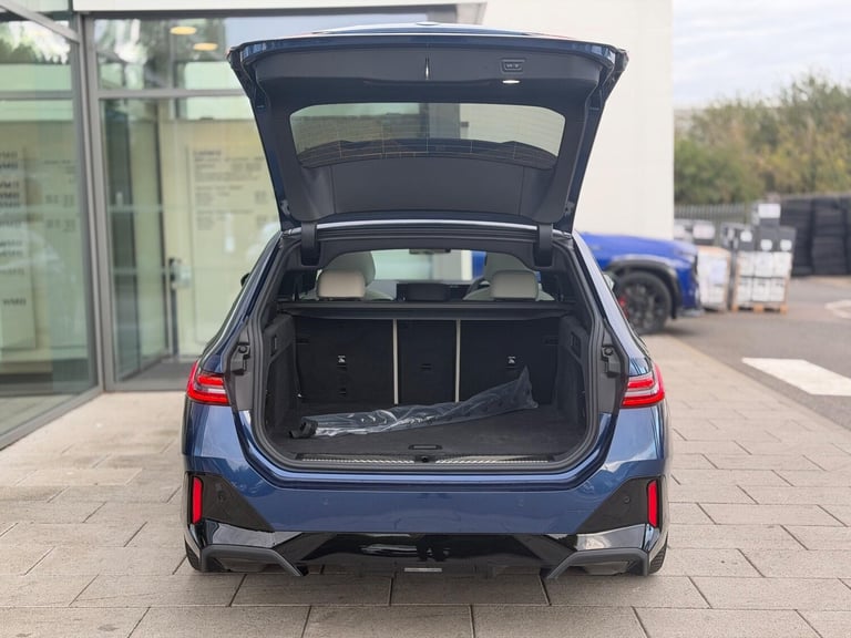 2025 BMW i5 250kW eDrive40 M Sport Pro 84kWh 5dr Auto ESTATE ELECTRIC Automatic