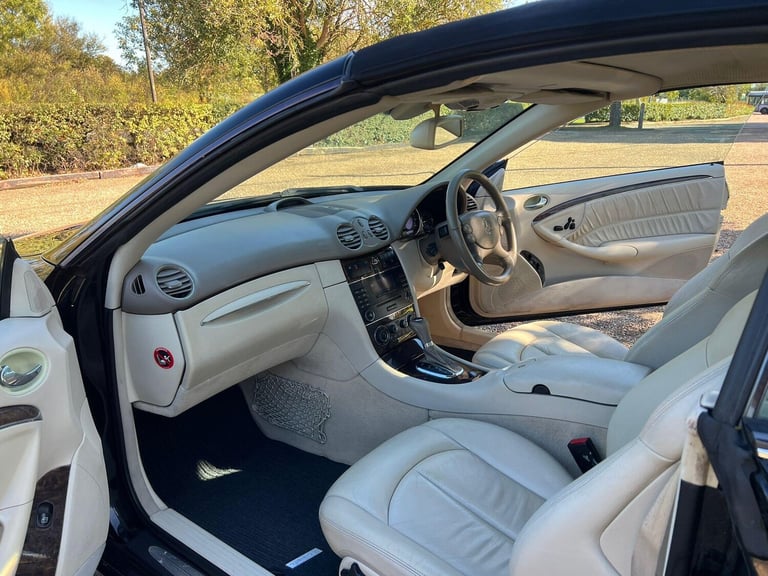 2006 Mercedes-Benz CLK 3.0 CLK280 Elegance Cabriolet 7G-Tronic 2dr CONVERTIBLE Petrol Automatic