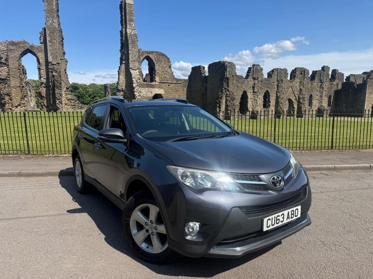 2013 Toyota RAV 4 2.0 D-4D Invincible 5dr 2WD * 1 OWNER* ESTATE Diesel Manual