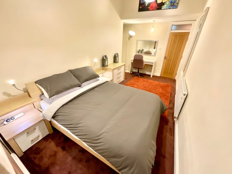 Large 2 bedrooms flat ( CF116AH ) 