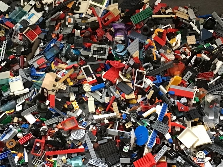 Lego 12 kg in weight, lots of parts, some Lego city, some Lego friends and stars wars etc 