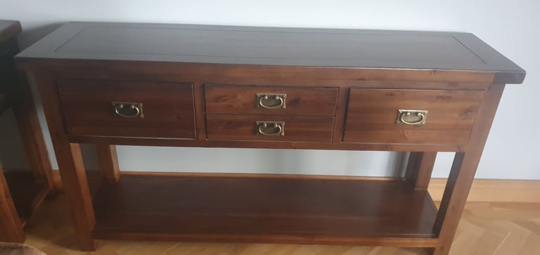 Console table with matching lamp table and mirror