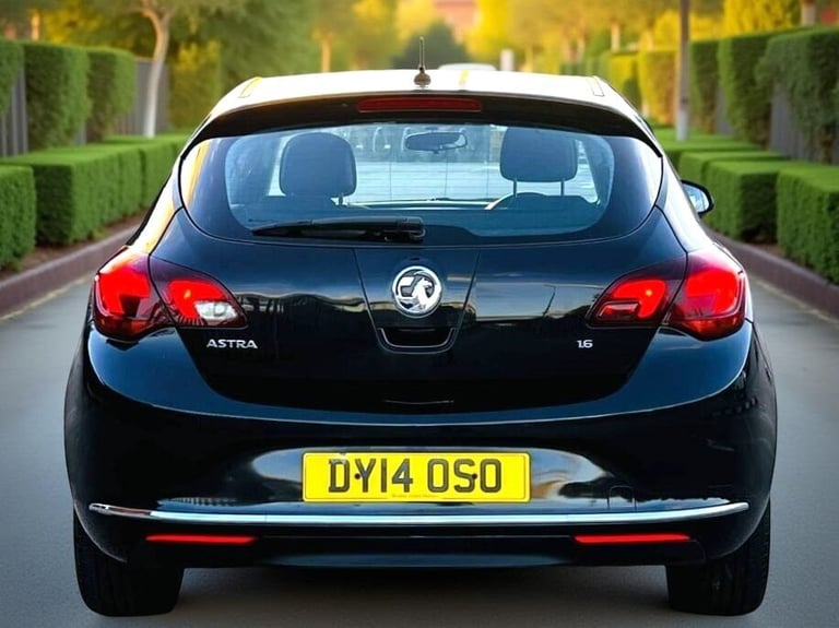 2014 Vauxhall Astra 1.6 SRi Manual 70,000 Miles . 5dr . Good Mileage . CHEAP on Fuel . HATCHBACK ...