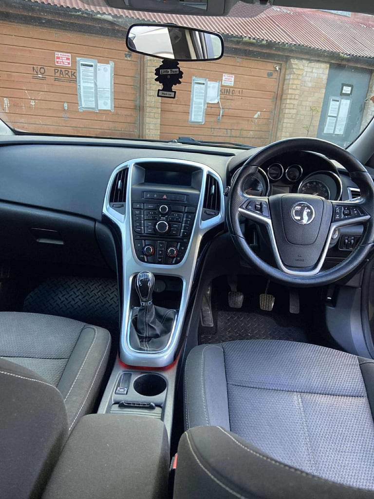 For sale my Vauxhall Astra 2012  2.0 diesel Cdti 