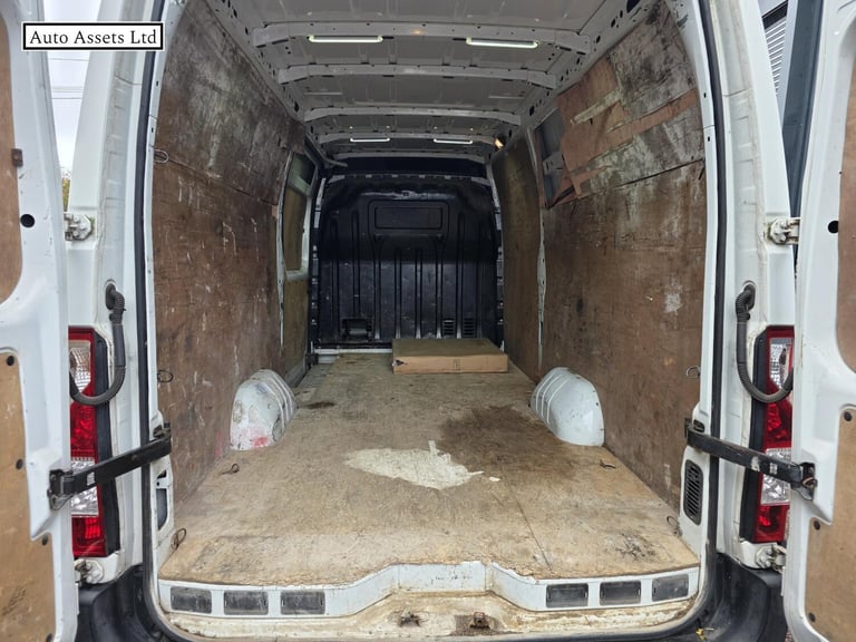 2015 Renault Master MML35dCi 125 Business Medium Roof Van PANEL VAN DIESEL Manual