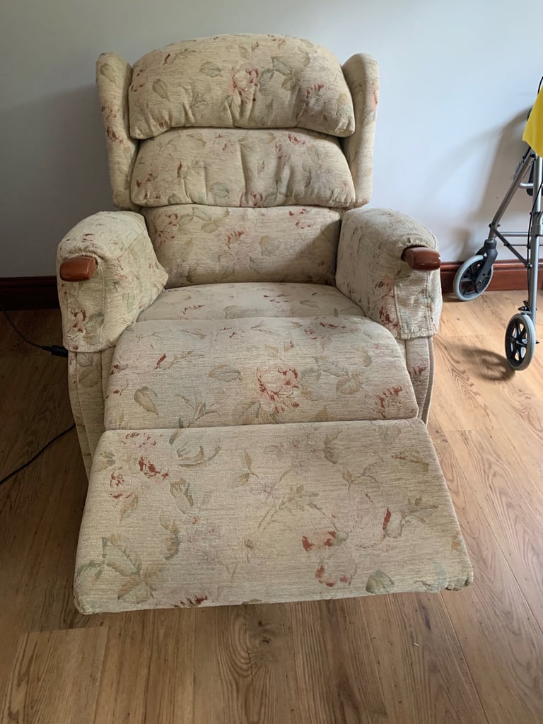 Rise & Recliner Chair 