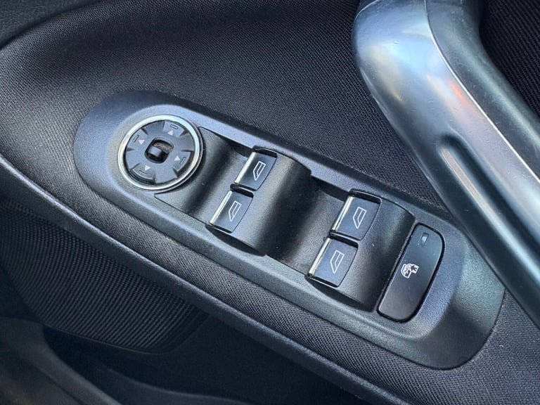 2014 Ford Galaxy 2.0 TDCi 140 TITANIUM 5DR AUTO *7 SEATER *ONLY 2 OWNERS FROM NEW *2 KEYS MPV Die...