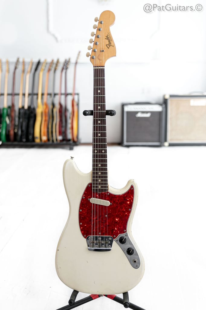 1966 Fender Musicmaster II in Olympic White 6.2lbs. 23 short scale