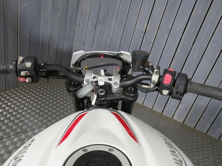 2019 69 TRIUMPH STREET TRIPLE 765 RS