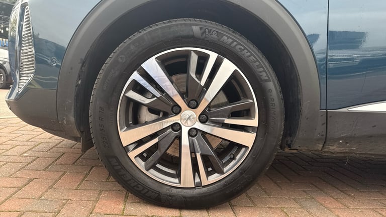 2024 Peugeot 3008 1.6 13.2kWh Allure Premium + SUV 5dr Petrol Plug-in Hybrid e-EAT Euro 6 (s/ SUV...