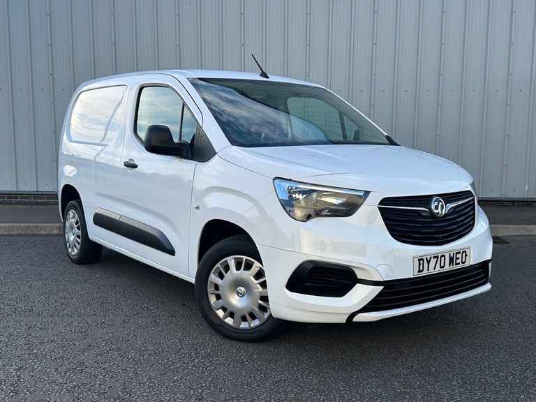 image for 2020 Vauxhall Combo 2300 1.5 Turbo D 100ps H1 Sportive Van PANEL VAN Diesel Manual