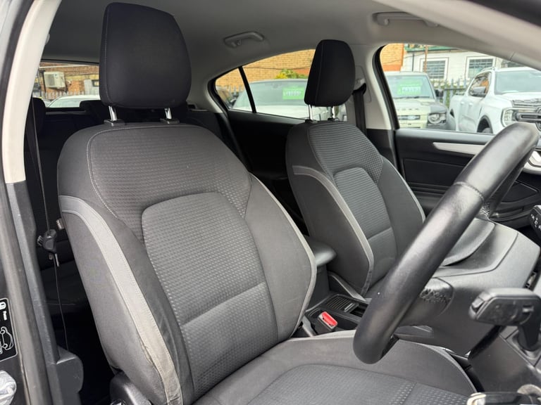 2018 Ford Focus 1.0T EcoBoost Zetec Euro 6 (s/s) 5dr HATCHBACK Petrol Manual