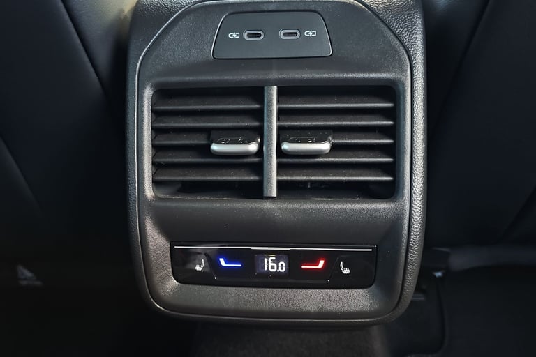 2025 Volkswagen Passat 1.5 TSI eHybrid Black Edition 5dr DSG ESTATE PETROL/ELECTRIC Automatic