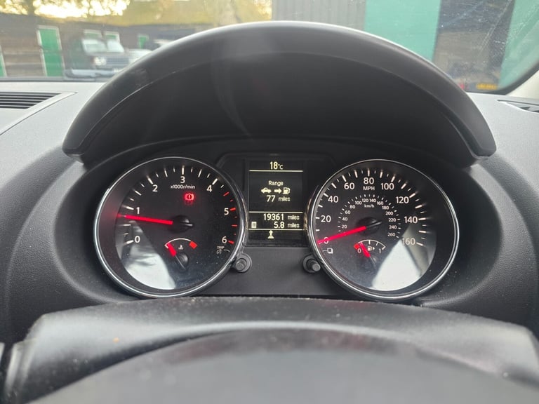 2013 Nissan Qashqai 1.5 dCi [110] 360 5dr HATCHBACK Diesel Manual - Image 8