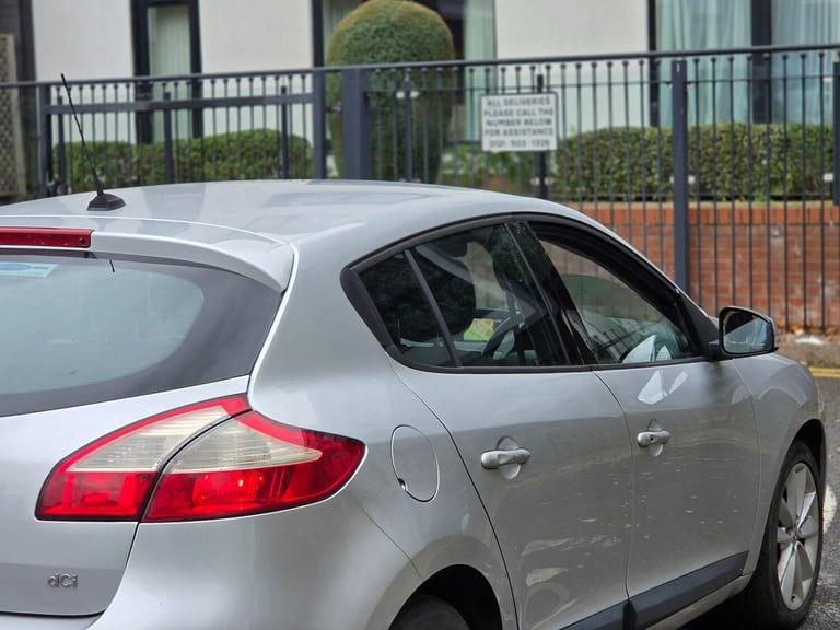 2011 Renault Megane 1.5 dCi Dynamique TomTom Euro 5 5dr HATCHBACK Diesel Manual