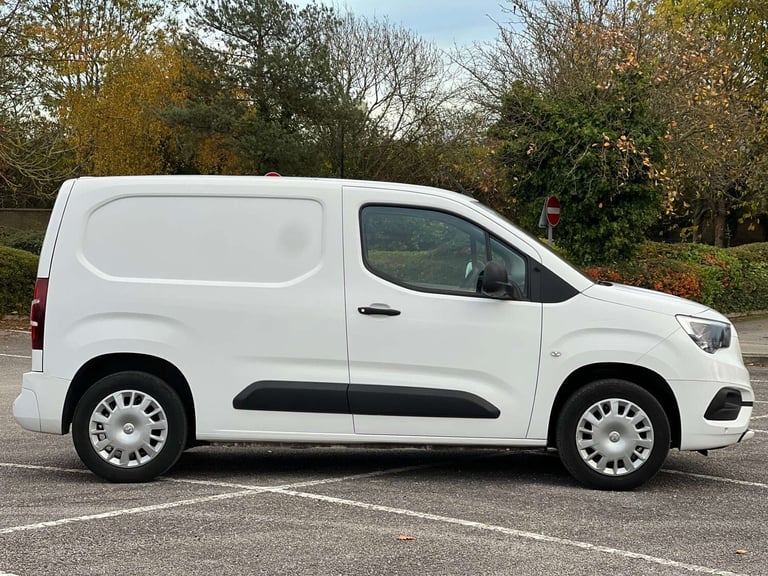 2020 Vauxhall Combo 1.5 Combo 2000 Sportive S/S Panel Van Diesel Manual