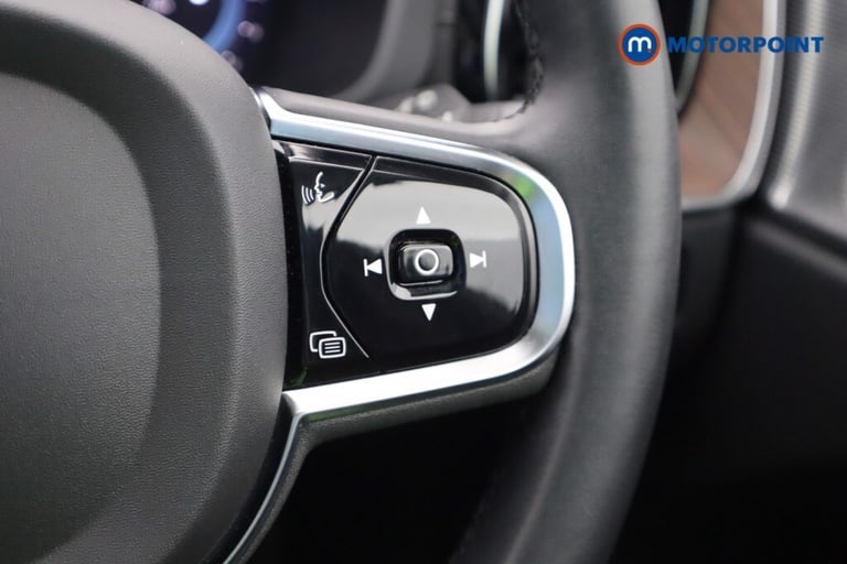 2023 Volvo XC60 2.0 B5P Ultimate Dark 5dr AWD Geartronic SUV Petrol Automatic