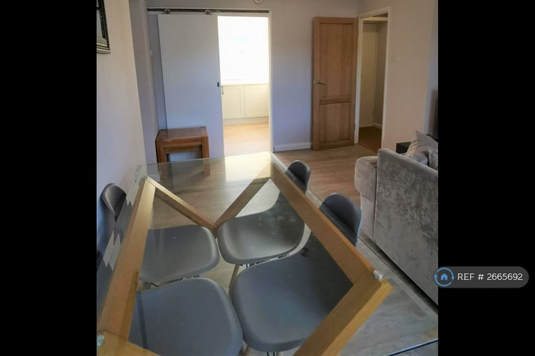 2 bedroom flat in Haig Court, Chelmsford, CM2 (2 bed) (#2665692)