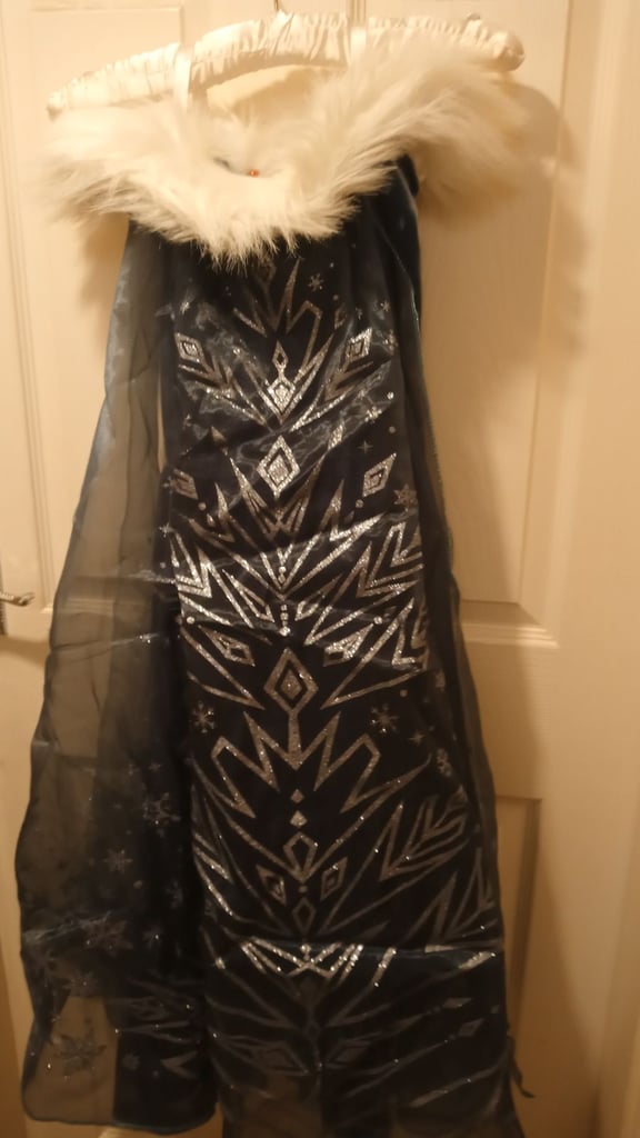 image for Deluxe Elsa dress age 9 to 10 years old new £25