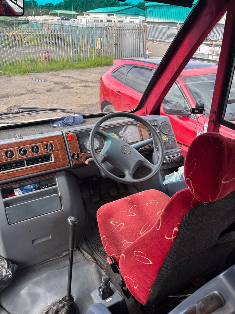 Mercedes cheetah 33 seats 