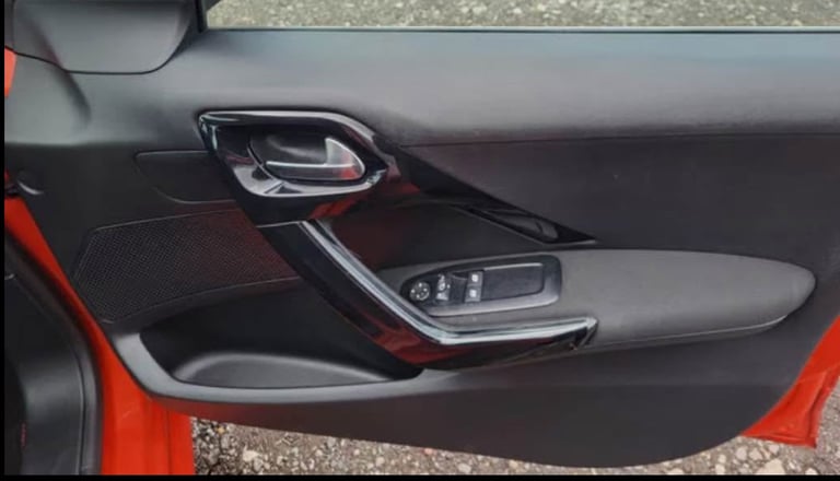 Peugeot, 208, Hatchback, 2016, Manual, 1560 (cc), 5 doors