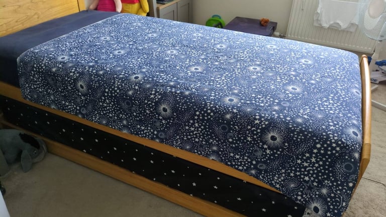 Light Oak Single Bed/Trundle Bed