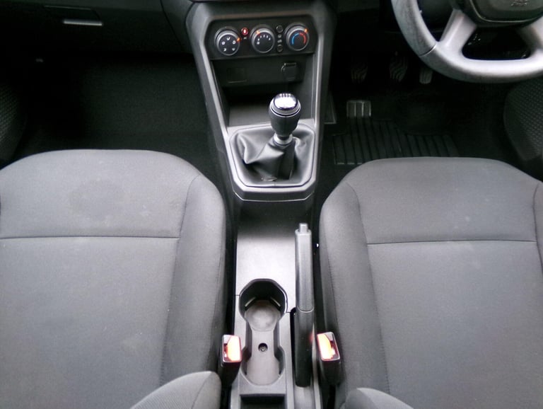 2021 Dacia Sandero Essential TCe 90 HATCHBACK Petrol Manual