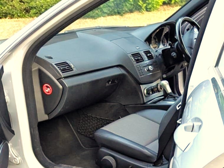 2010 Mercedes-Benz C-Class C180 CGI BlueEFFICIENCY Sport 4dr Auto SALOON Petrol Automatic