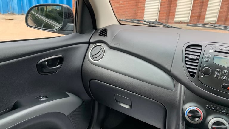 HYUNDAI i10 ACTIVE 5 DOOR HATCHBACK MANUAL ULEZ £20 ROAD TAX