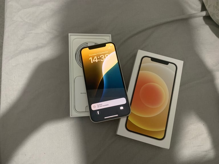 APPLE IPHONE 12 64GB UNLOCKED GOOD CONDITION 