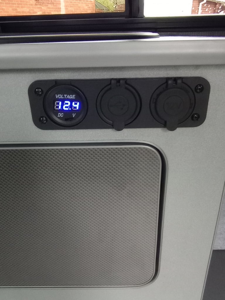 VW Transporter T5.1 LWB T30 converted Camper/weekend van