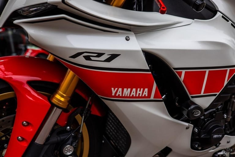 Yamaha R1 50TH ANNIVERSARY ! LOW MILES ! EXTRAS ! STUNNING