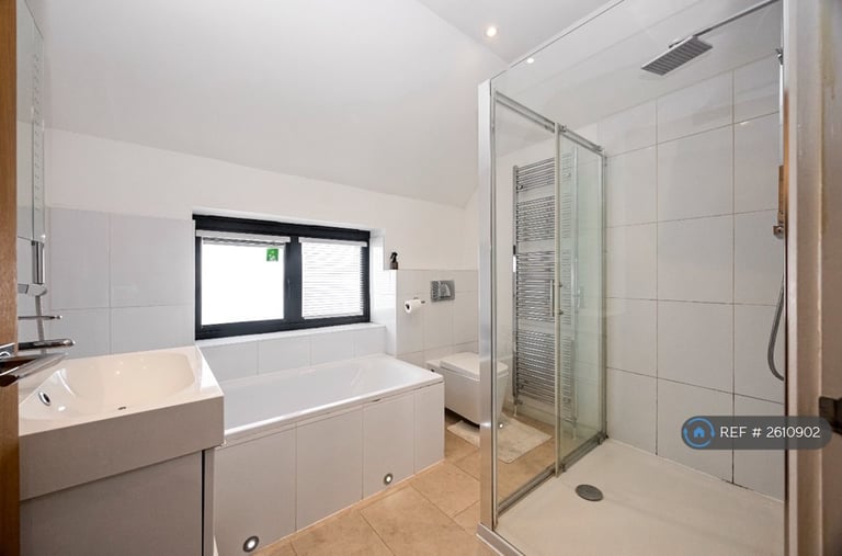 4 bedroom house in Marine Drive, Saltdean, Brighton, BN2 (4 bed) (#2610902)